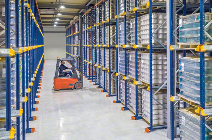 Drive-In / Drive-Thru Racks warehouse storage system