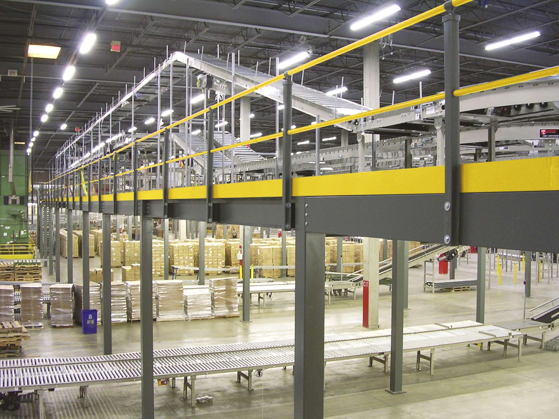 Mezzanines storage system
