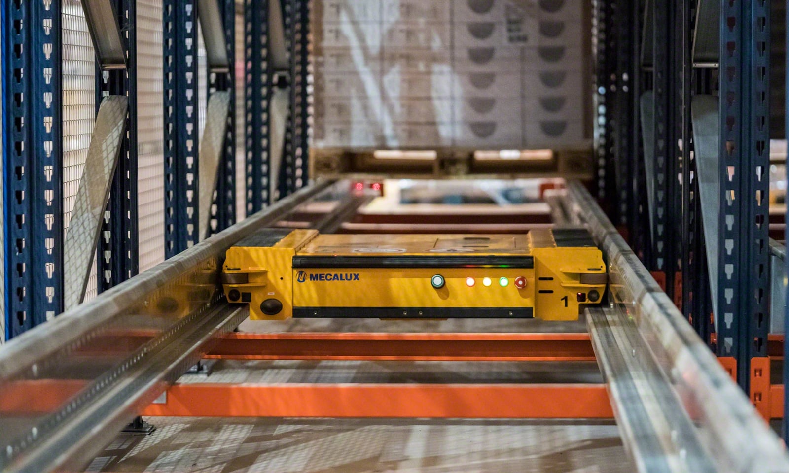 Pallet Shuttle Systems product in warehouse setting